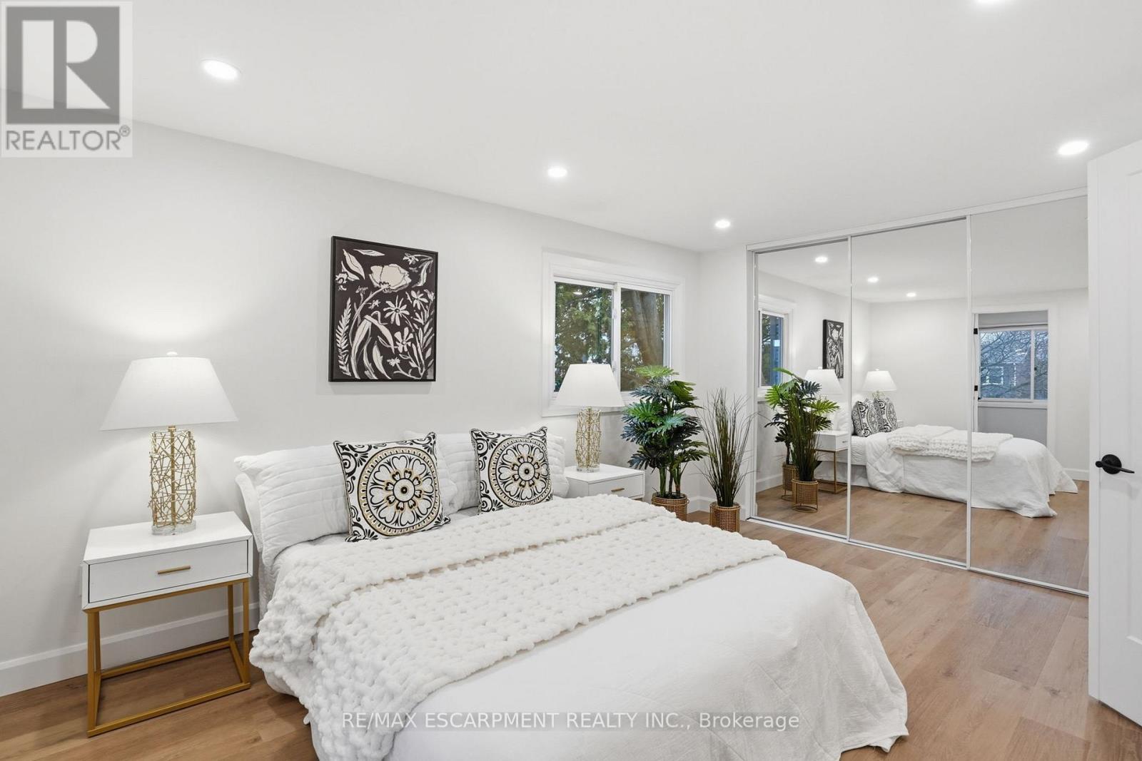 8 CHUDLEIGH STREET, Hamilton (Waterdown), Ontario, L9H7E4 — Photo 20