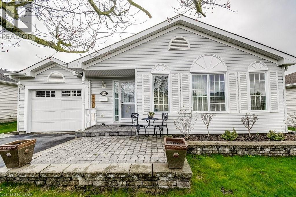 126 GLENARIFF Drive, Freelton, Ontario, L8B1A5 — Photo 3