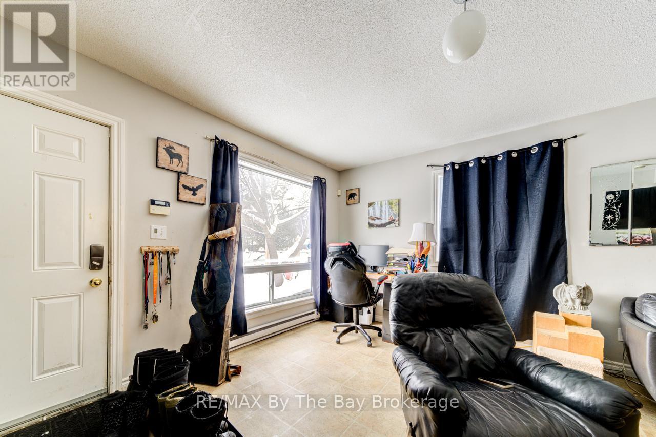 701 RIVER ROAD E, Wasaga Beach, Ontario, L9Z2M3 — Photo 2