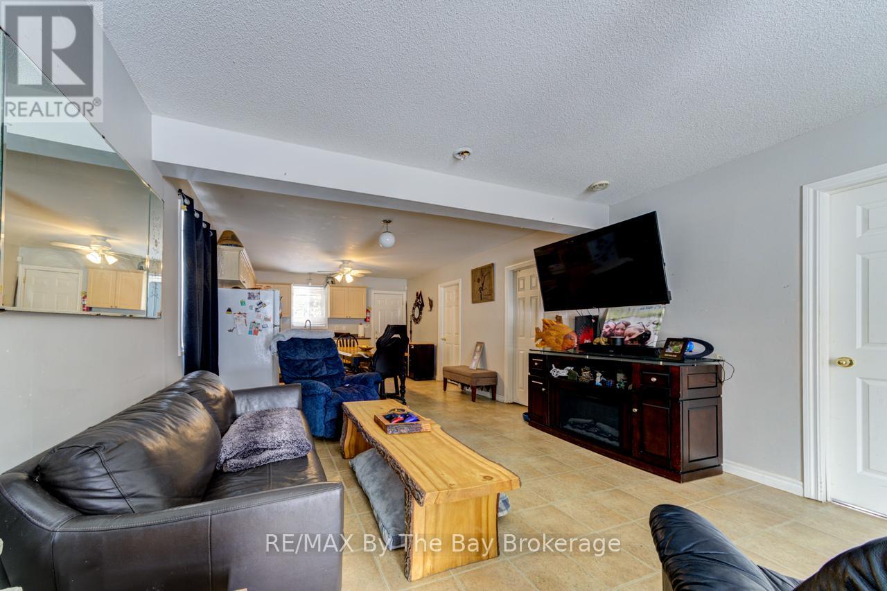 701 RIVER ROAD E, Wasaga Beach, Ontario, L9Z2M3 — Photo 4