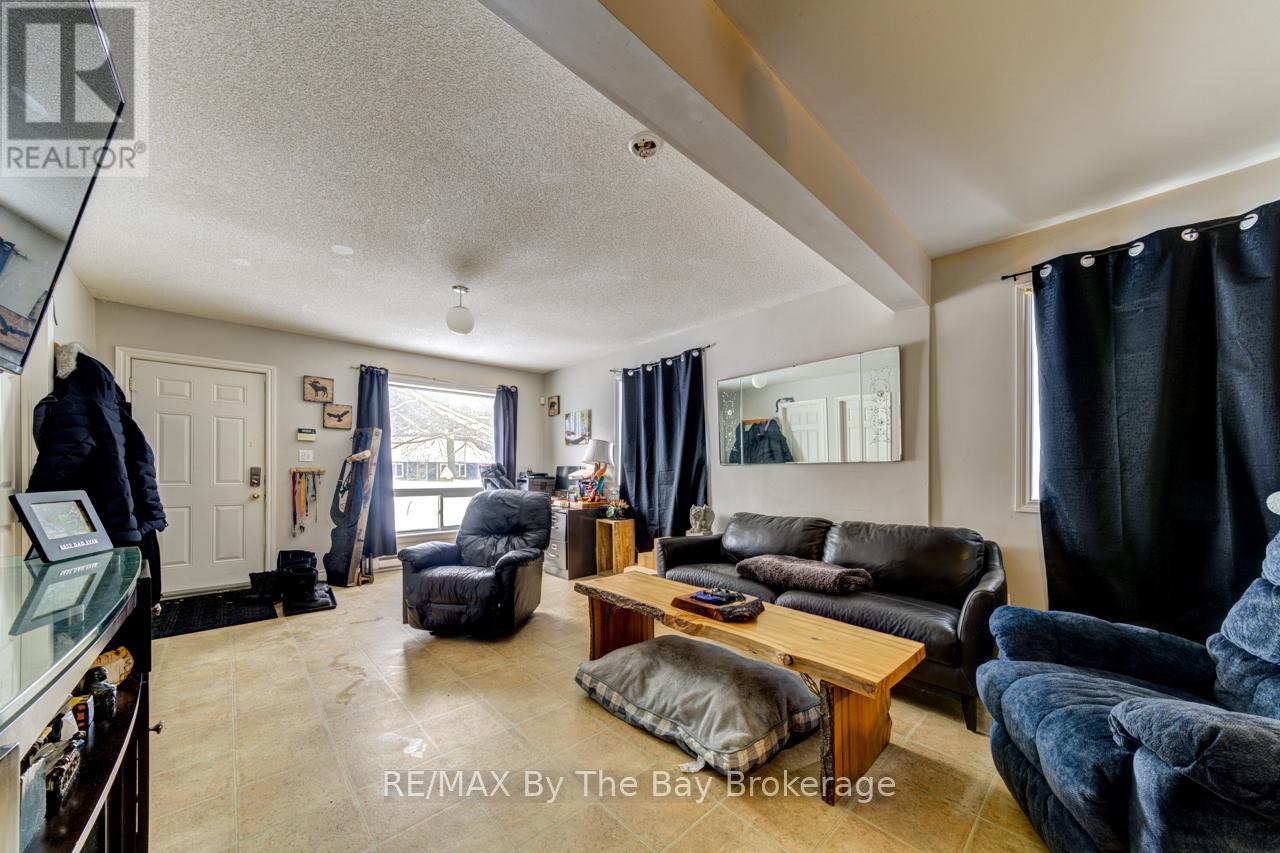 701 RIVER ROAD E, Wasaga Beach, Ontario, L9Z2M3 — Photo 6