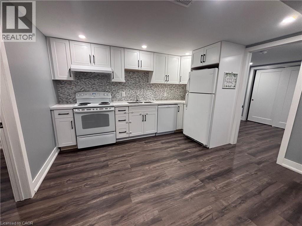 185 BONAVENTURE Drive Unit# 2, Hamilton, Ontario, L9C4R1 — Photo 8