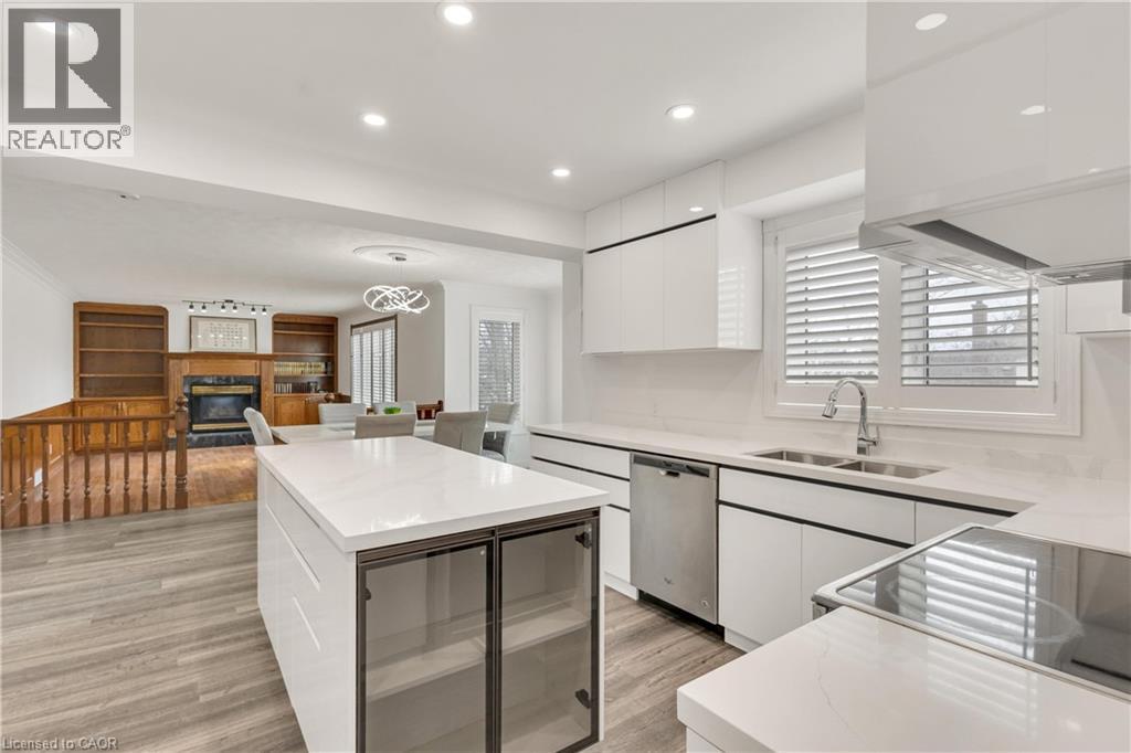 579 PARADISE Crescent, Waterloo, Ontario, N2T2J7 — Photo 12