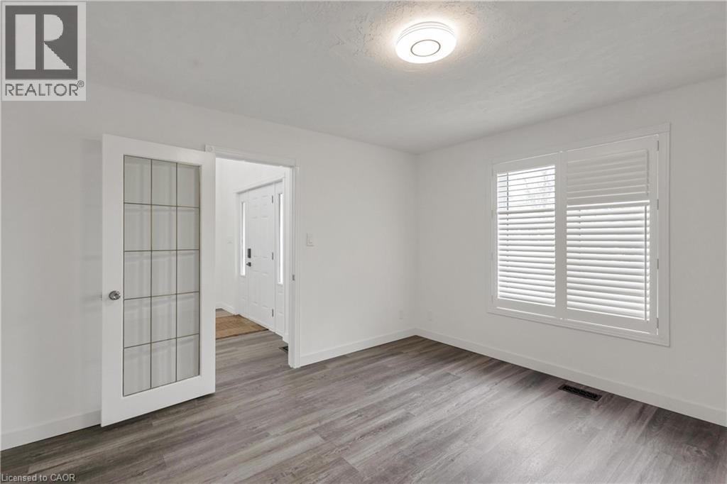 579 PARADISE Crescent, Waterloo, Ontario, N2T2J7 — Photo 15