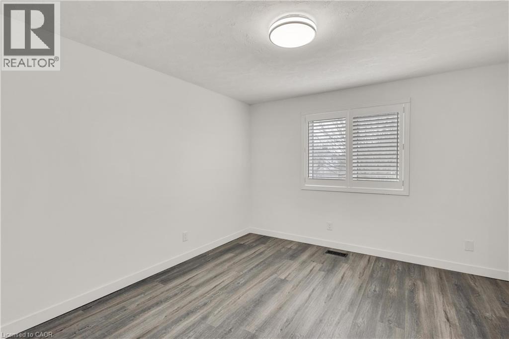 579 PARADISE Crescent, Waterloo, Ontario, N2T2J7 — Photo 26