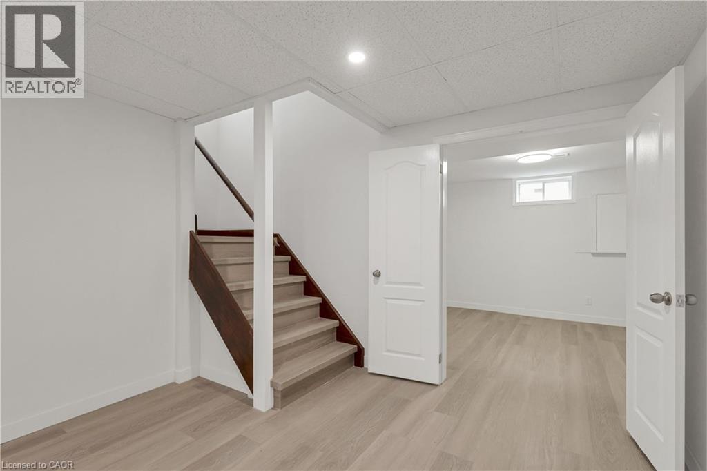 579 PARADISE Crescent, Waterloo, Ontario, N2T2J7 — Photo 36