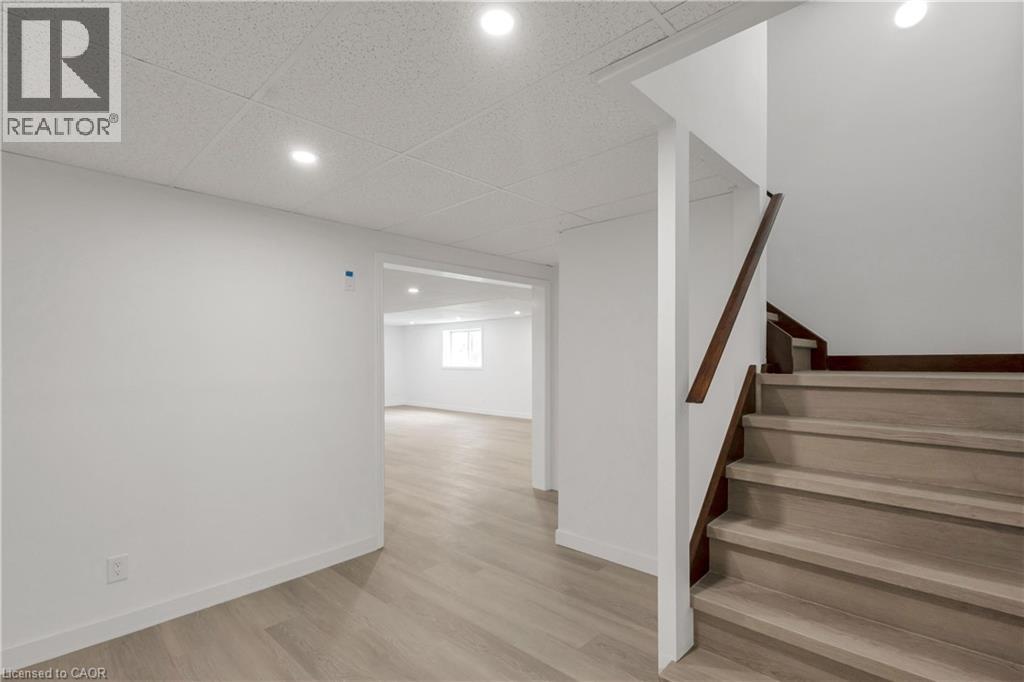 579 PARADISE Crescent, Waterloo, Ontario, N2T2J7 — Photo 37