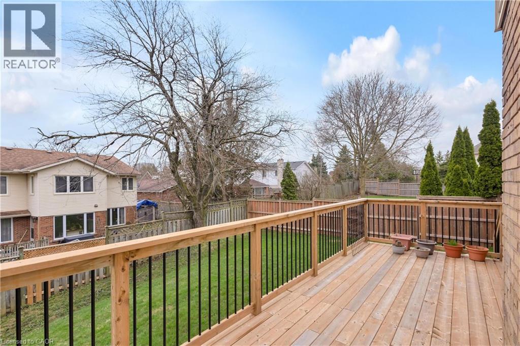 579 PARADISE Crescent, Waterloo, Ontario, N2T2J7 — Photo 43