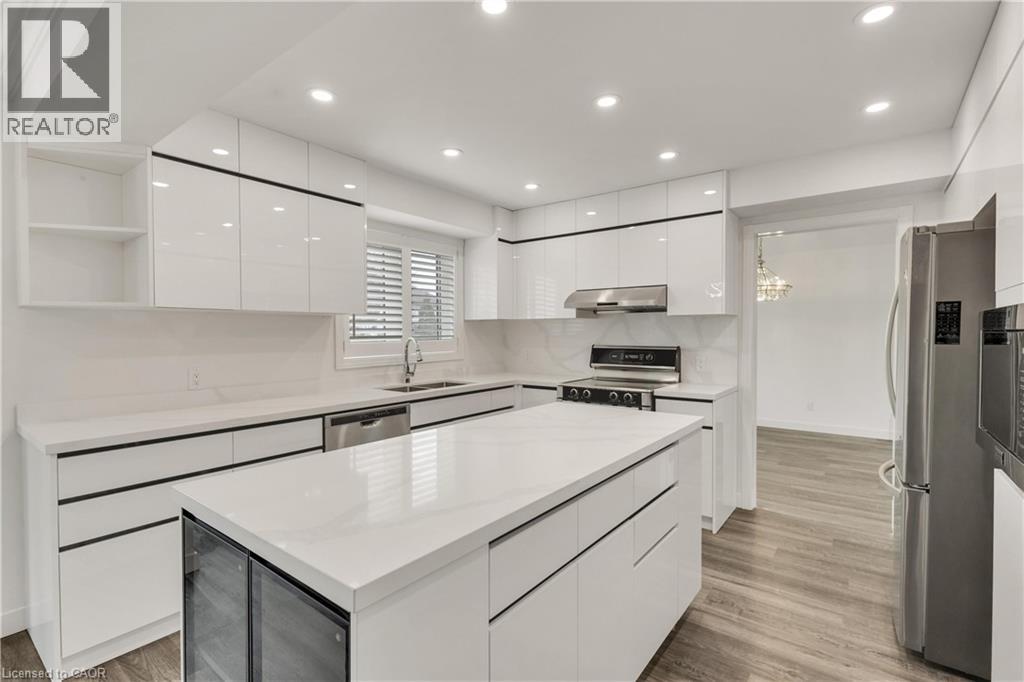 579 PARADISE Crescent, Waterloo, Ontario, N2T2J7 — Photo 9