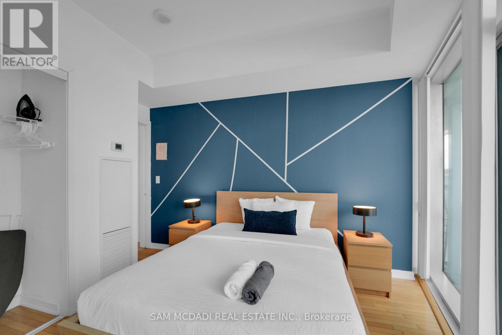 2307 - 12 YORK STREET, Toronto (Waterfront Communities), Ontario, M5J0A9 — Photo 13