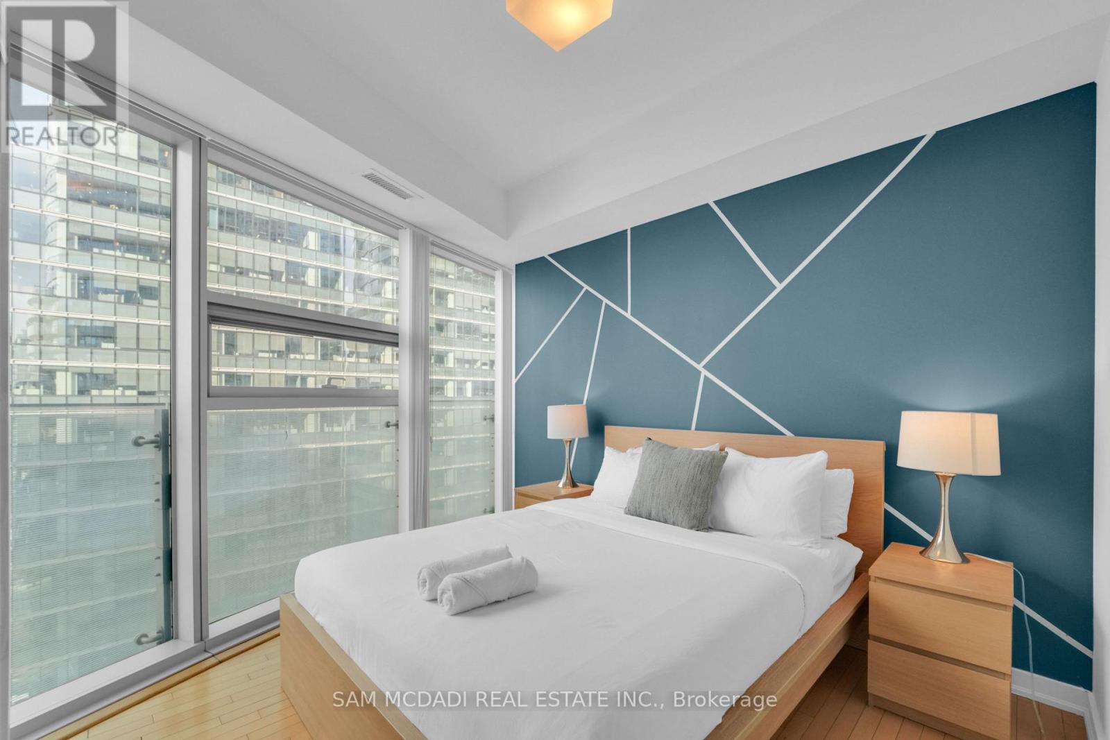 2307 - 12 YORK STREET, Toronto (Waterfront Communities), Ontario, M5J0A9 — Photo 17