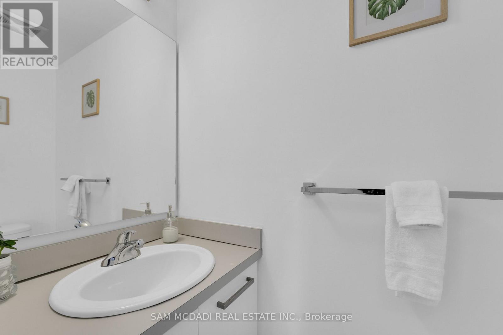 2307 - 12 YORK STREET, Toronto (Waterfront Communities), Ontario, M5J0A9 — Photo 19