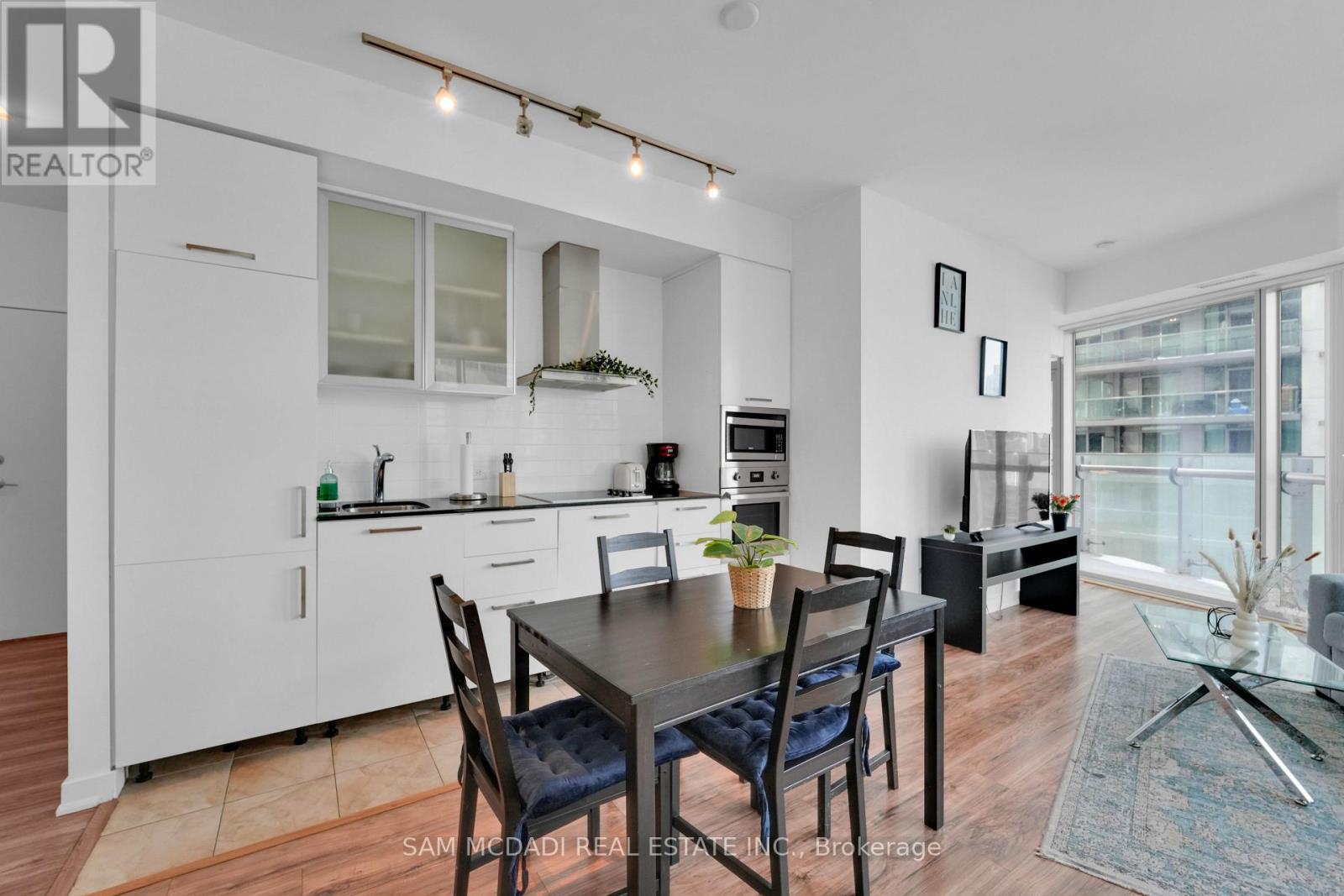 2307 - 12 YORK STREET, Toronto (Waterfront Communities), Ontario, M5J0A9 — Photo 5