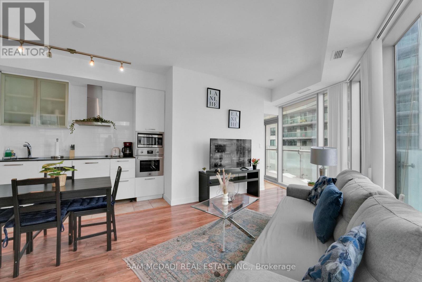 2307 - 12 YORK STREET, Toronto (Waterfront Communities), Ontario, M5J0A9 — Photo 6