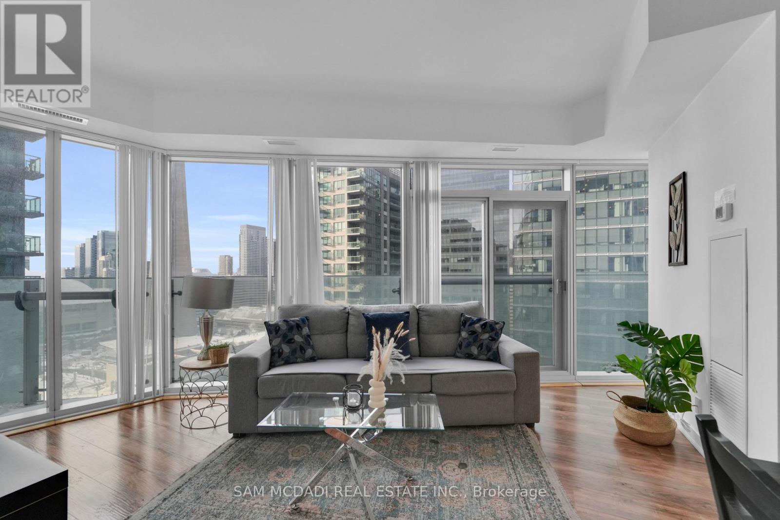 2307 - 12 YORK STREET, Toronto (Waterfront Communities), Ontario, M5J0A9 — Photo 7