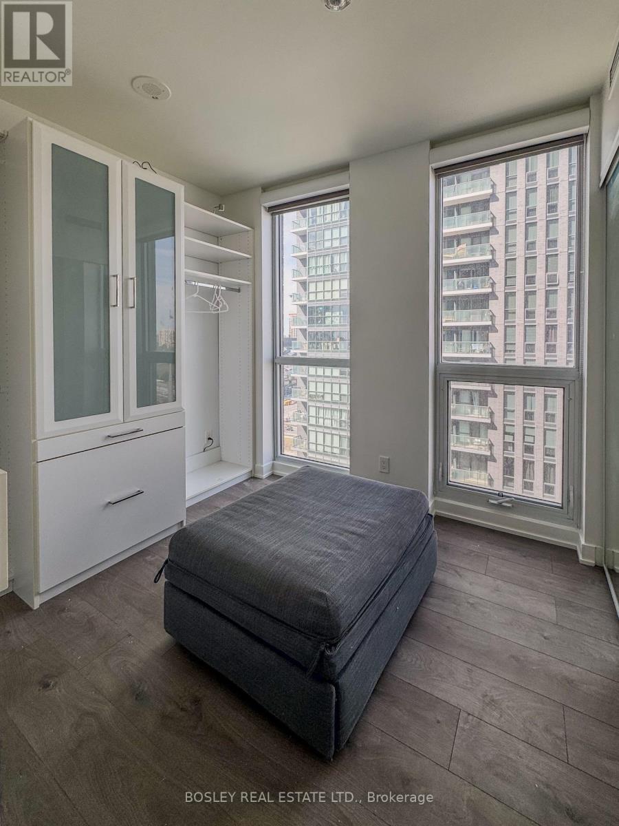 1704 - 2 SONIC WAY, Toronto (Flemingdon Park), Ontario, M3C0P2 — Photo 2