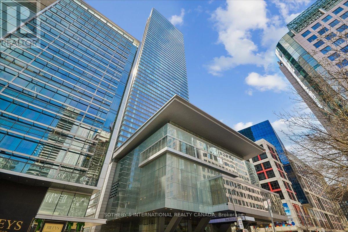 3703 - 183 WELLINGTON STREET W, Toronto (Waterfront Communities), Ontario, M5V0A1 — Photo 3