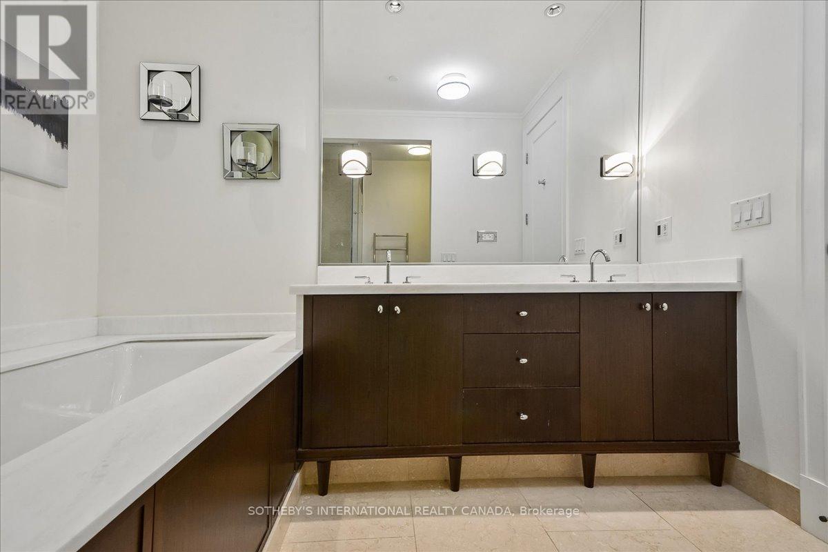 3703 - 183 WELLINGTON STREET W, Toronto (Waterfront Communities), Ontario, M5V0A1 — Photo 37