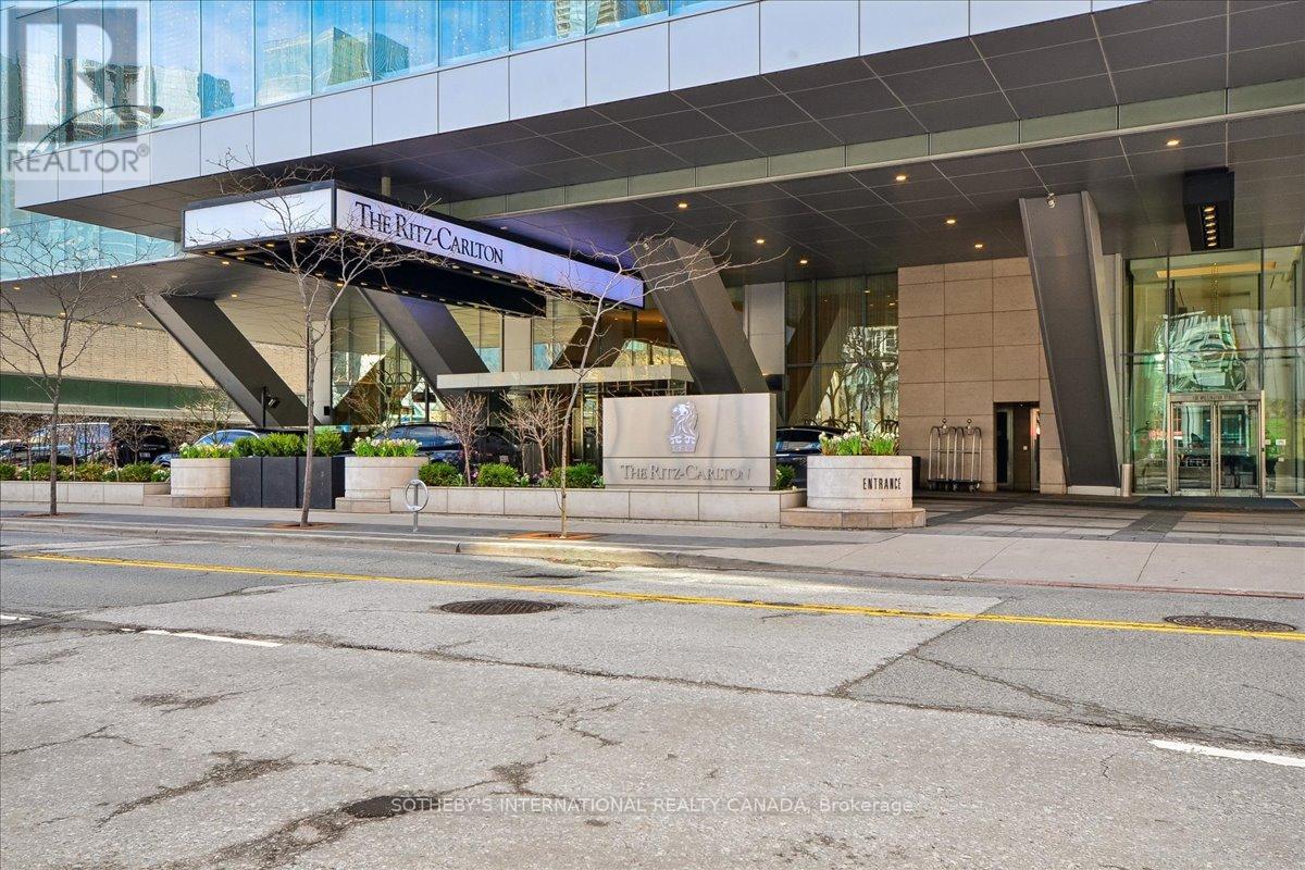 3703 - 183 WELLINGTON STREET W, Toronto (Waterfront Communities), Ontario, M5V0A1 — Photo 5