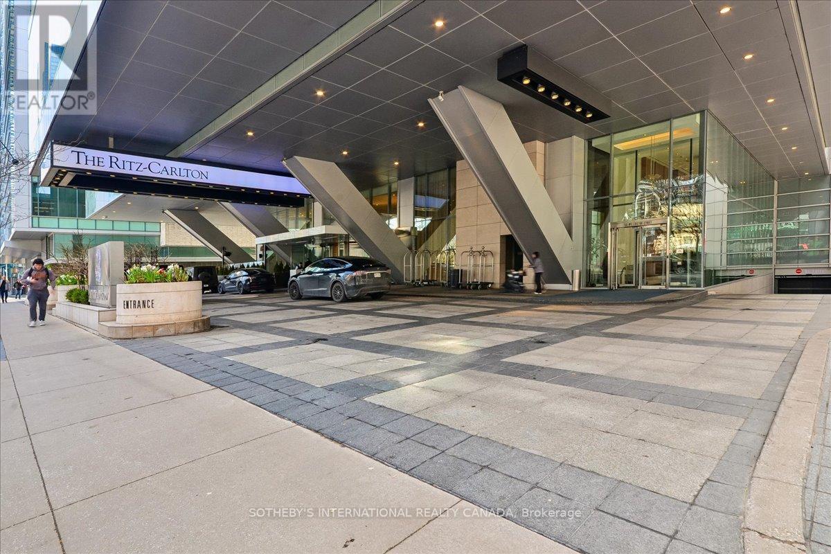 3703 - 183 WELLINGTON STREET W, Toronto (Waterfront Communities), Ontario, M5V0A1 — Photo 6