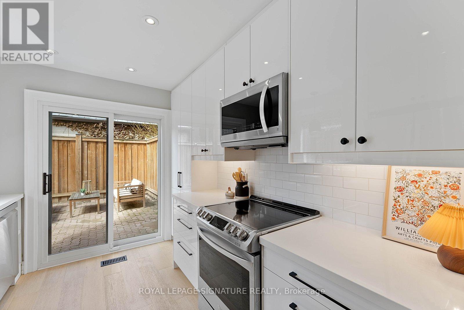 100 SUSSEX AVENUE, Toronto (University), Ontario, M5S1K3 — Photo 13