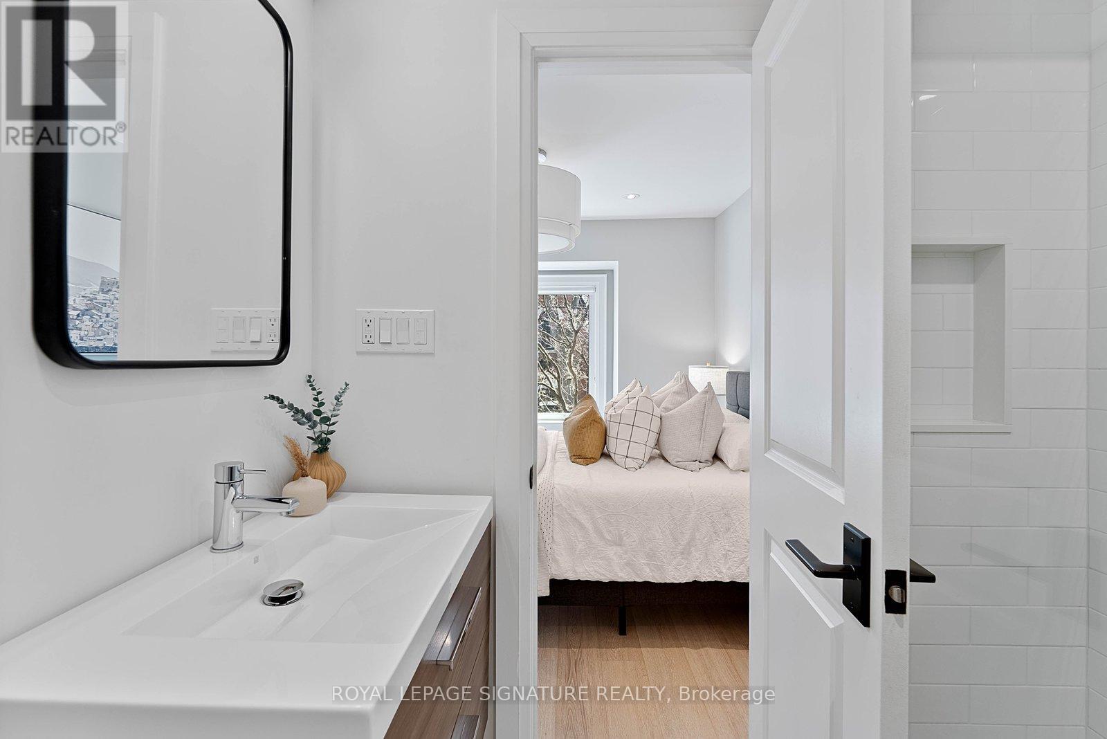 100 SUSSEX AVENUE, Toronto (University), Ontario, M5S1K3 — Photo 26