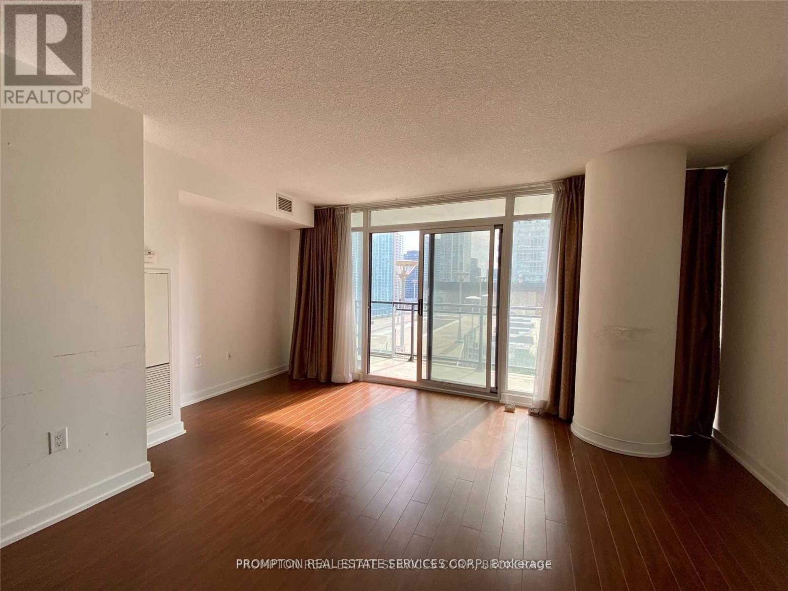 1111 - 8 TELEGRAM MEWS, Toronto (Waterfront Communities), Ontario, M5V3Z5 — Photo 2