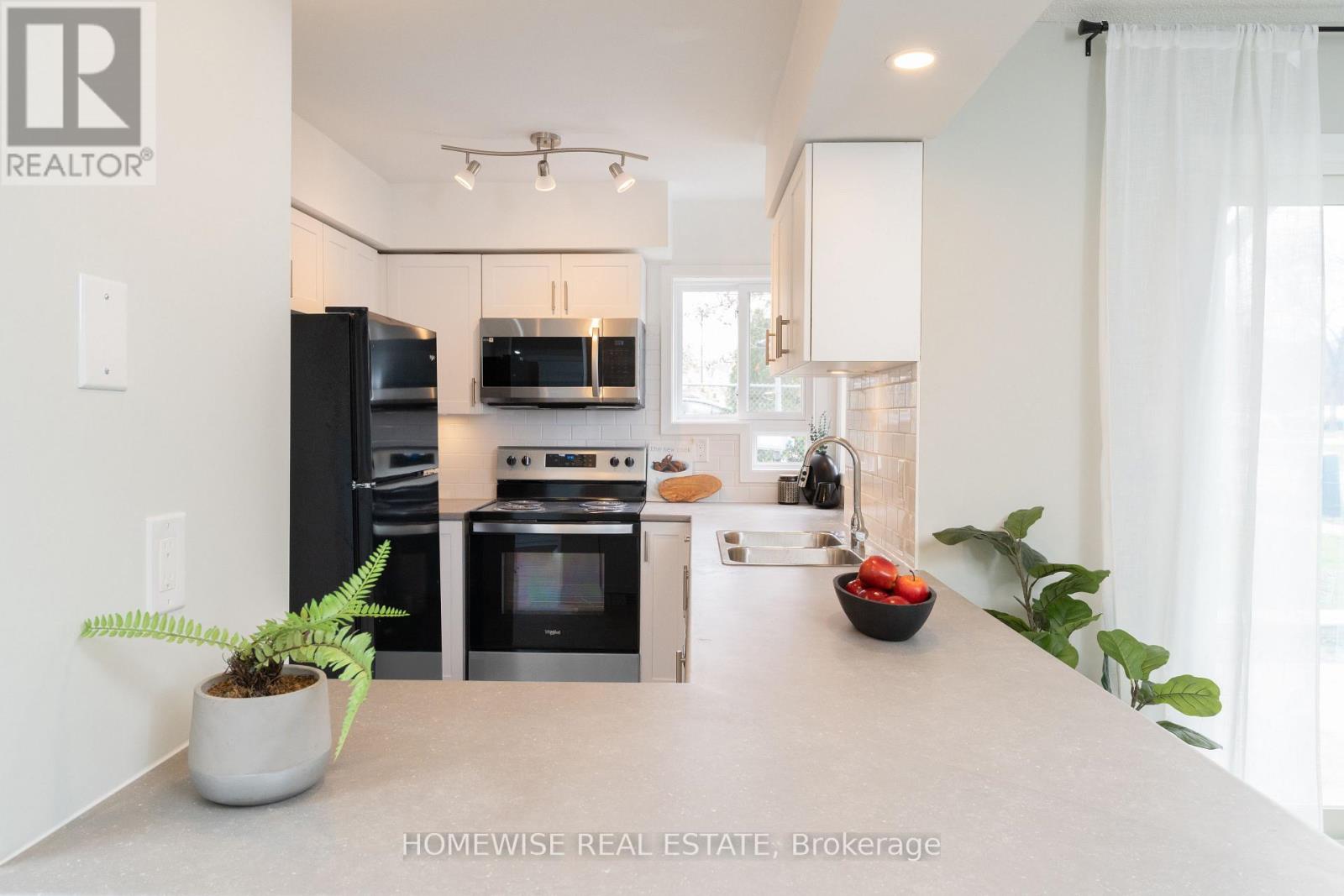 B16 - 240 ORMOND DRIVE, Oshawa (Samac), Ontario, L1G6T5 — Photo 9