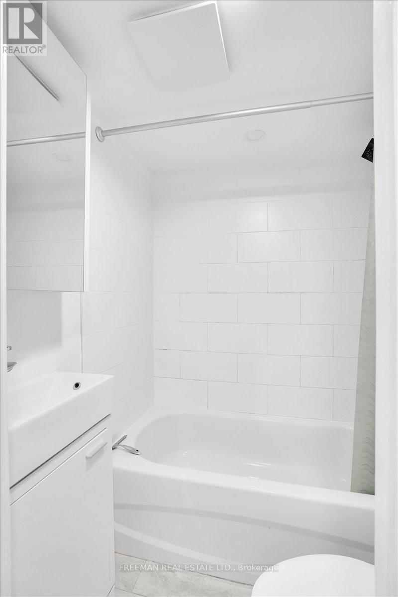 B03 - 15 THORBURN AVENUE, Toronto (South Parkdale), Ontario, M6K1C4 — Photo 9