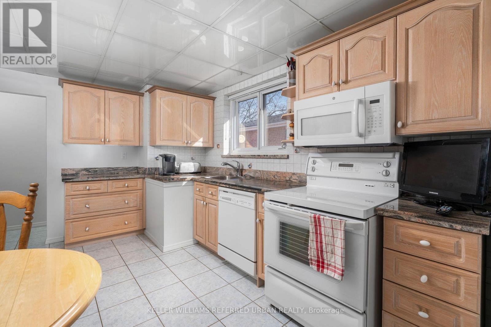 49 NAVENBY CRESCENT, Toronto (Humber Summit), Ontario, M9L1B3 — Photo 7