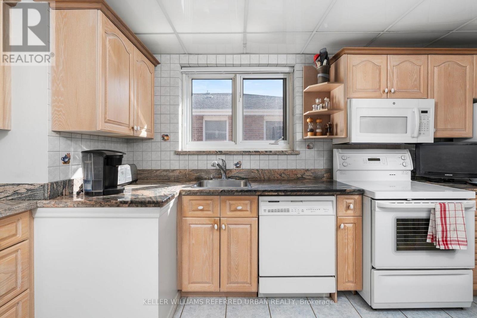 49 NAVENBY CRESCENT, Toronto (Humber Summit), Ontario, M9L1B3 — Photo 9