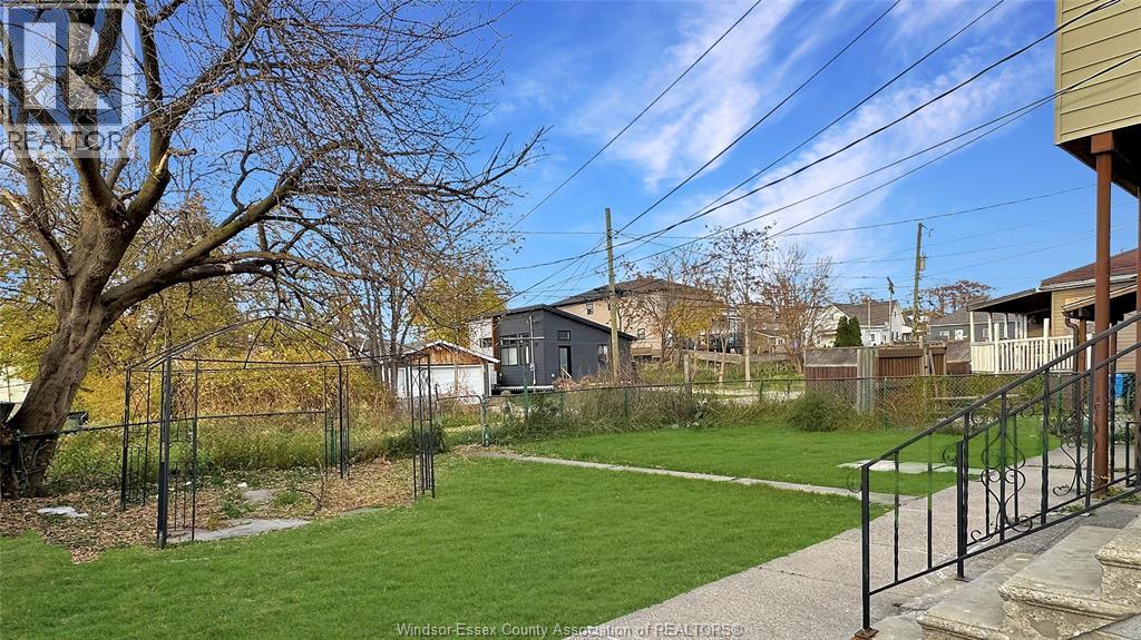756 BRANT STREET, Windsor, Ontario, N9A3E8 — Photo 3