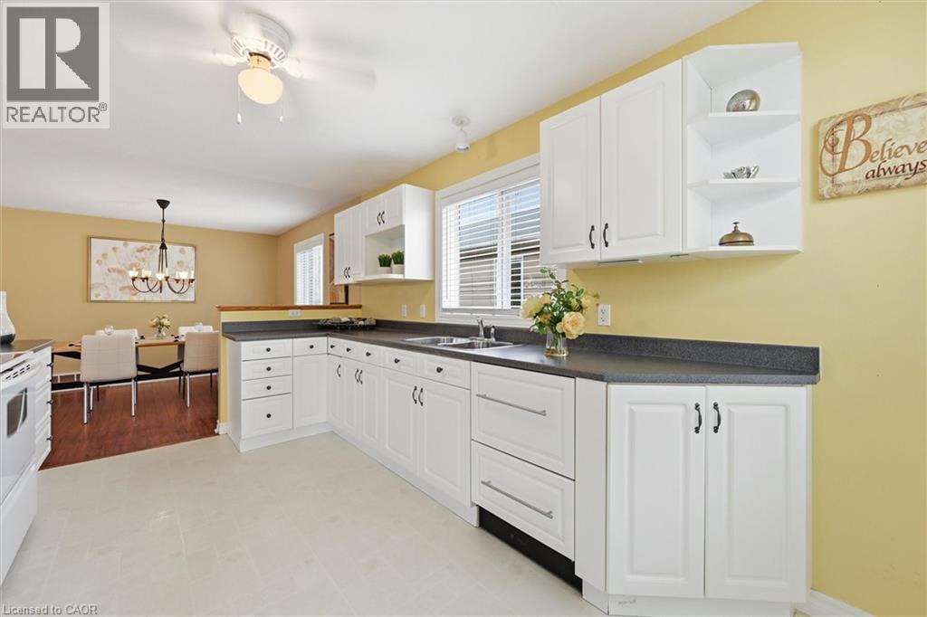 111 GRACEHILL Crescent, Freelton, Ontario, L8B1A5 — Photo 10
