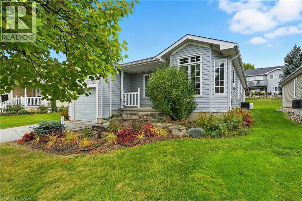 111 GRACEHILL Crescent, Freelton, Ontario, L8B1A5 — Photo 3