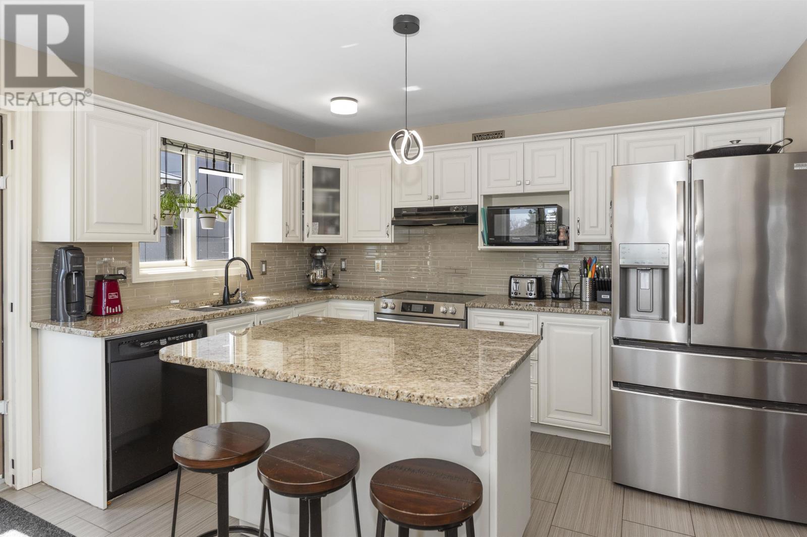 211 Linden CT, Thunder Bay, Ontario, P7B6R6 — Photo 11