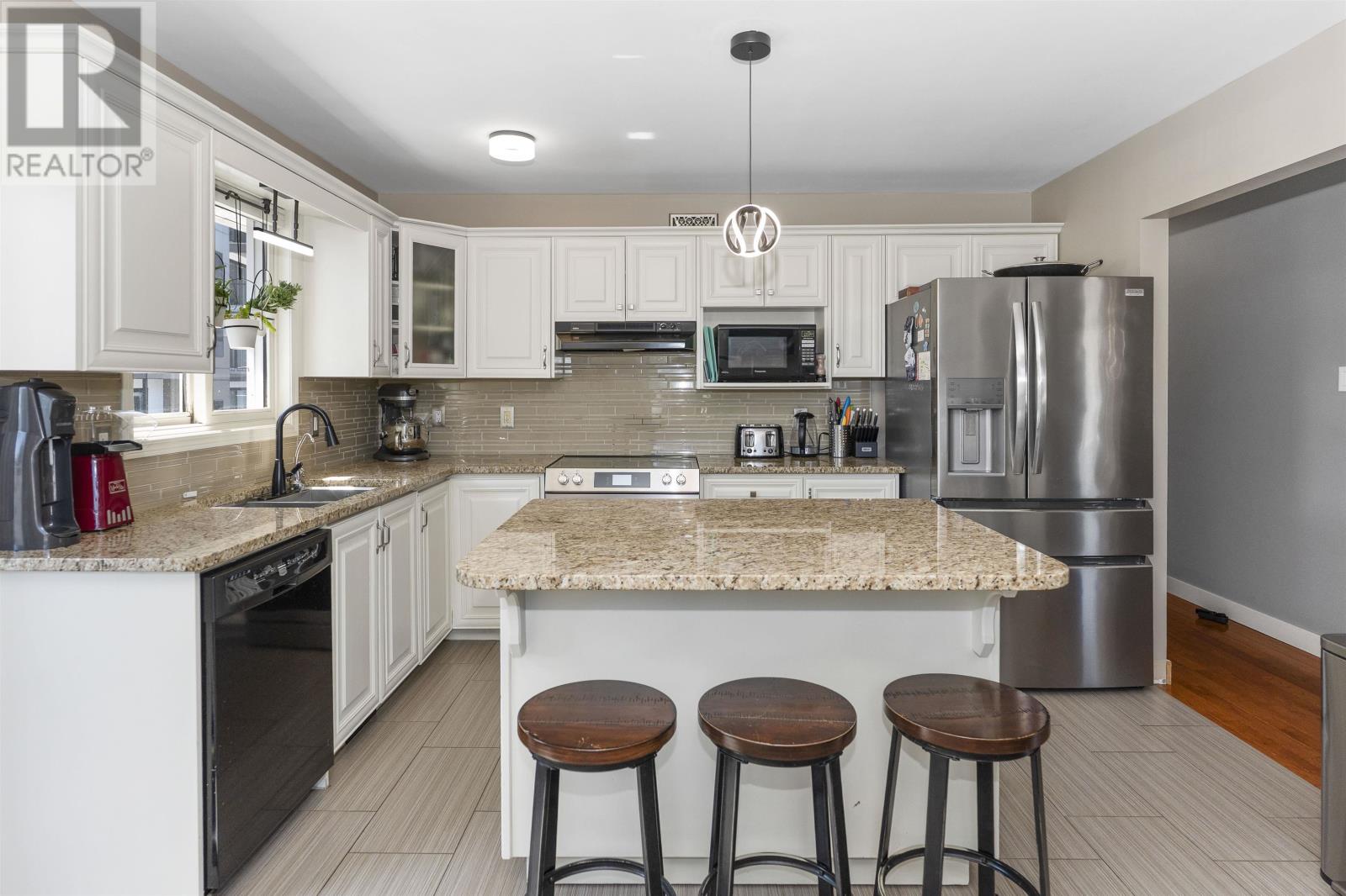 211 Linden CT, Thunder Bay, Ontario, P7B6R6 — Photo 12