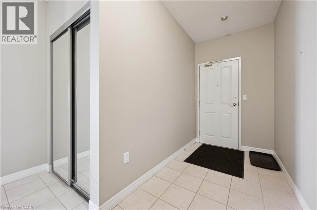 255 KEATS Way Unit# 706, Waterloo, Ontario, N2L6N6 — Photo 5