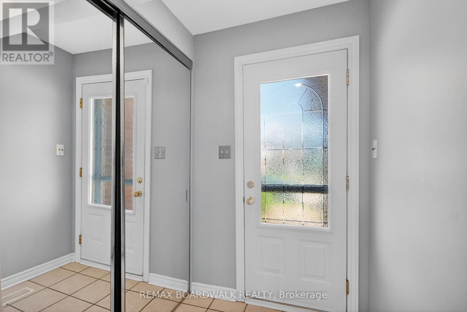 10 - 47 SUNRIDGE LANE, Ottawa, Ontario, K2J2N9 — Photo 4