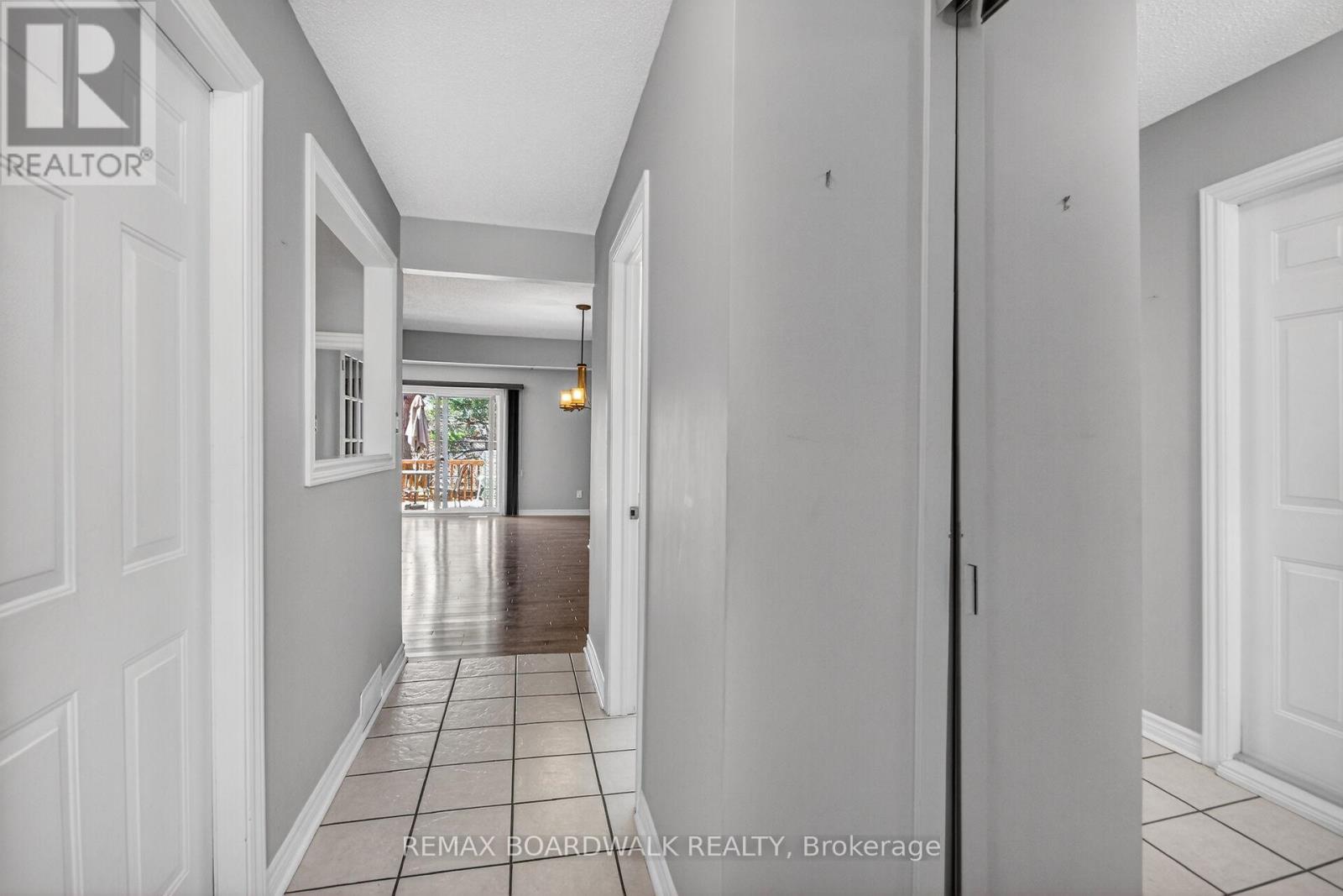 10 - 47 SUNRIDGE LANE, Ottawa, Ontario, K2J2N9 — Photo 5