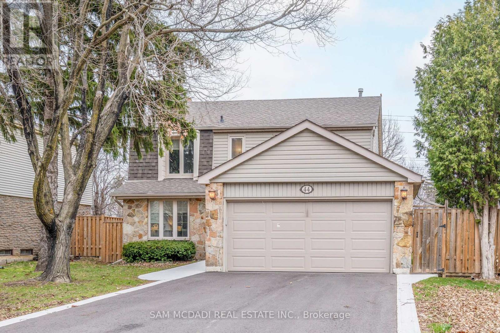 44 MADRID CRESCENT, Brampton (Central Park), Ontario, L6S2X4 — Photo 2