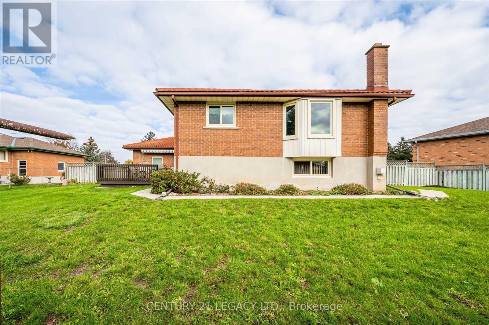 (UPPER) - 2067 OLD MILL ROAD, Kitchener, Ontario, N2P1E4 — Photo 13