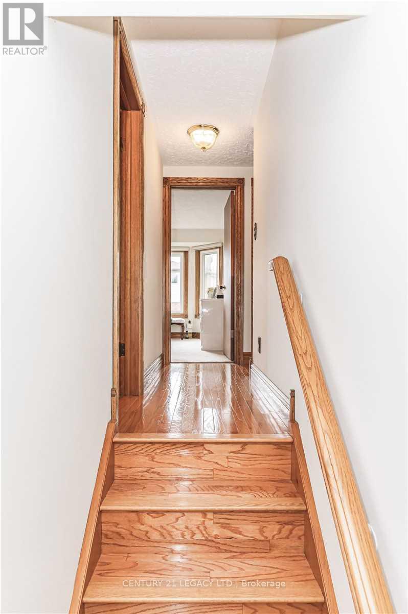 (UPPER) - 2067 OLD MILL ROAD, Kitchener, Ontario, N2P1E4 — Photo 7