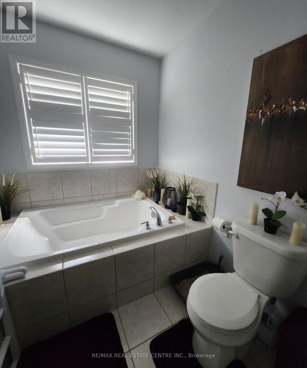 24 ARMES STREET, Hamilton (Binbrook), Ontario, L0R1C0 — Photo 12