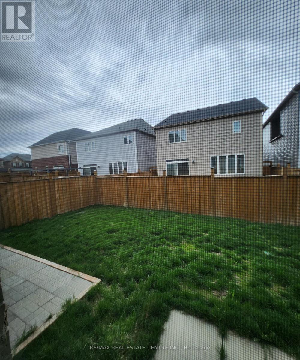 24 ARMES STREET, Hamilton (Binbrook), Ontario, L0R1C0 — Photo 18