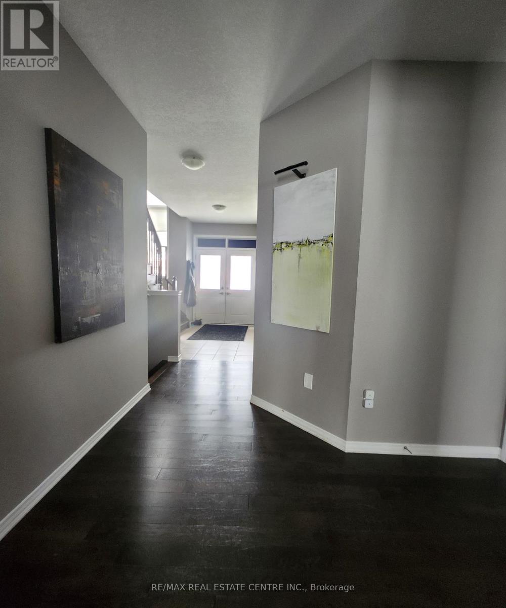 24 ARMES STREET, Hamilton (Binbrook), Ontario, L0R1C0 — Photo 3