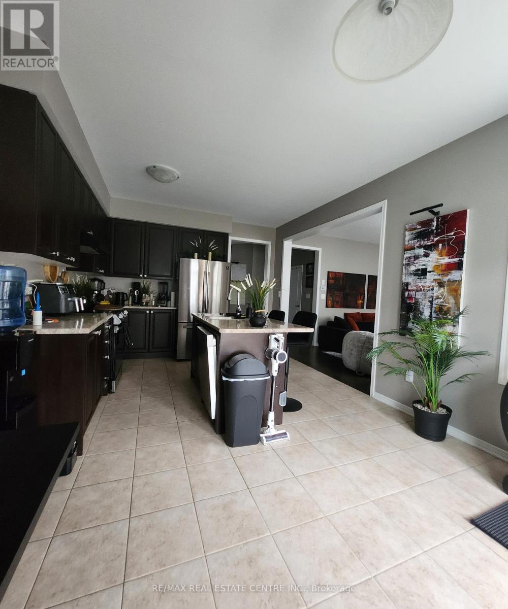 24 ARMES STREET, Hamilton (Binbrook), Ontario, L0R1C0 — Photo 4