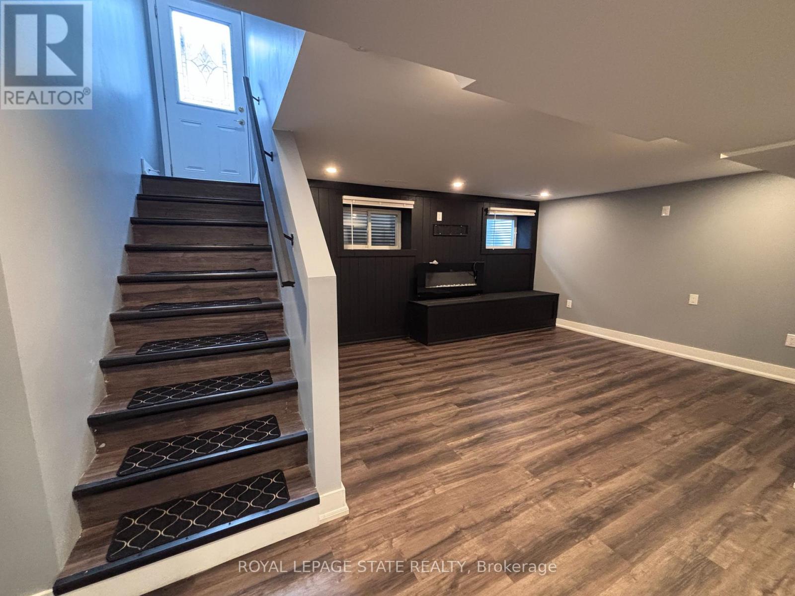 2 - 185 BONAVENTURE DRIVE, Hamilton (Gilbert), Ontario, L9C4R1 — Photo 2