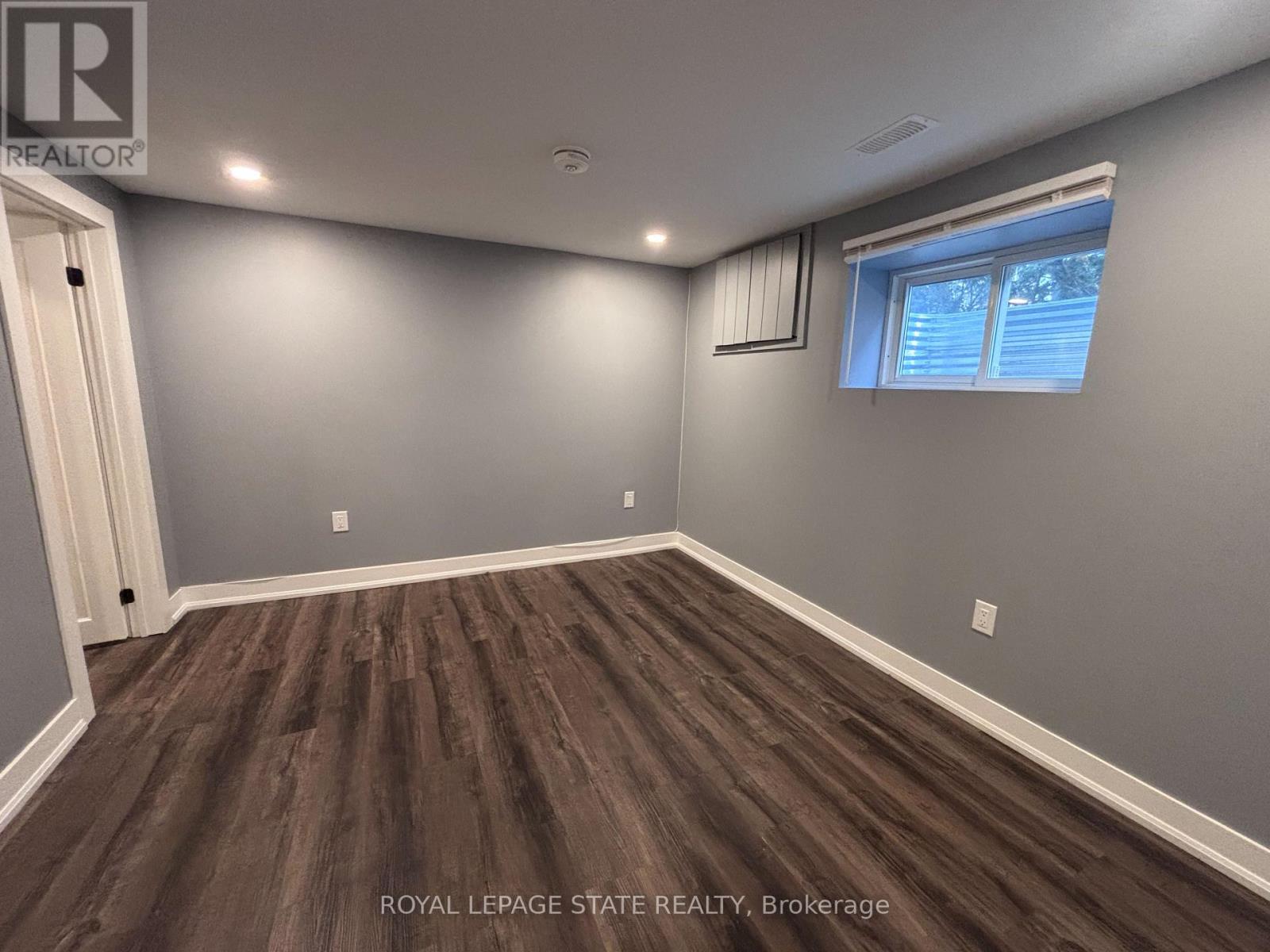 2 - 185 BONAVENTURE DRIVE, Hamilton (Gilbert), Ontario, L9C4R1 — Photo 3