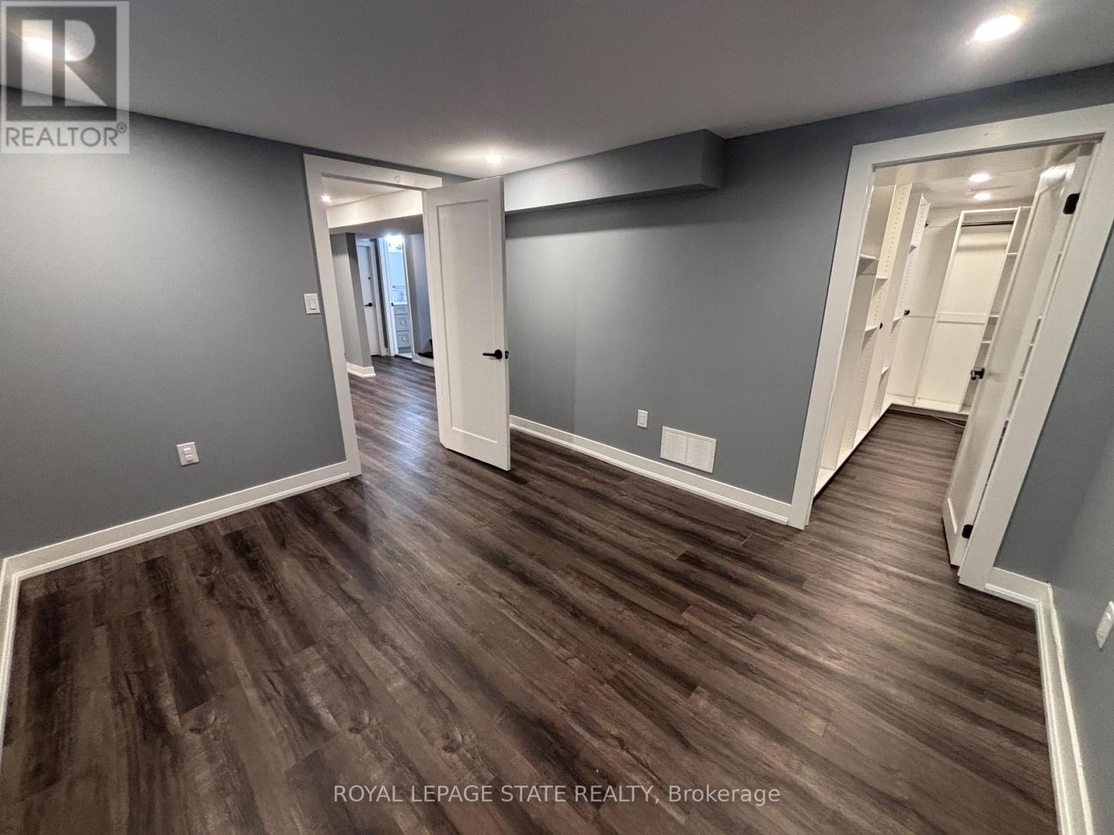 2 - 185 BONAVENTURE DRIVE, Hamilton (Gilbert), Ontario, L9C4R1 — Photo 4