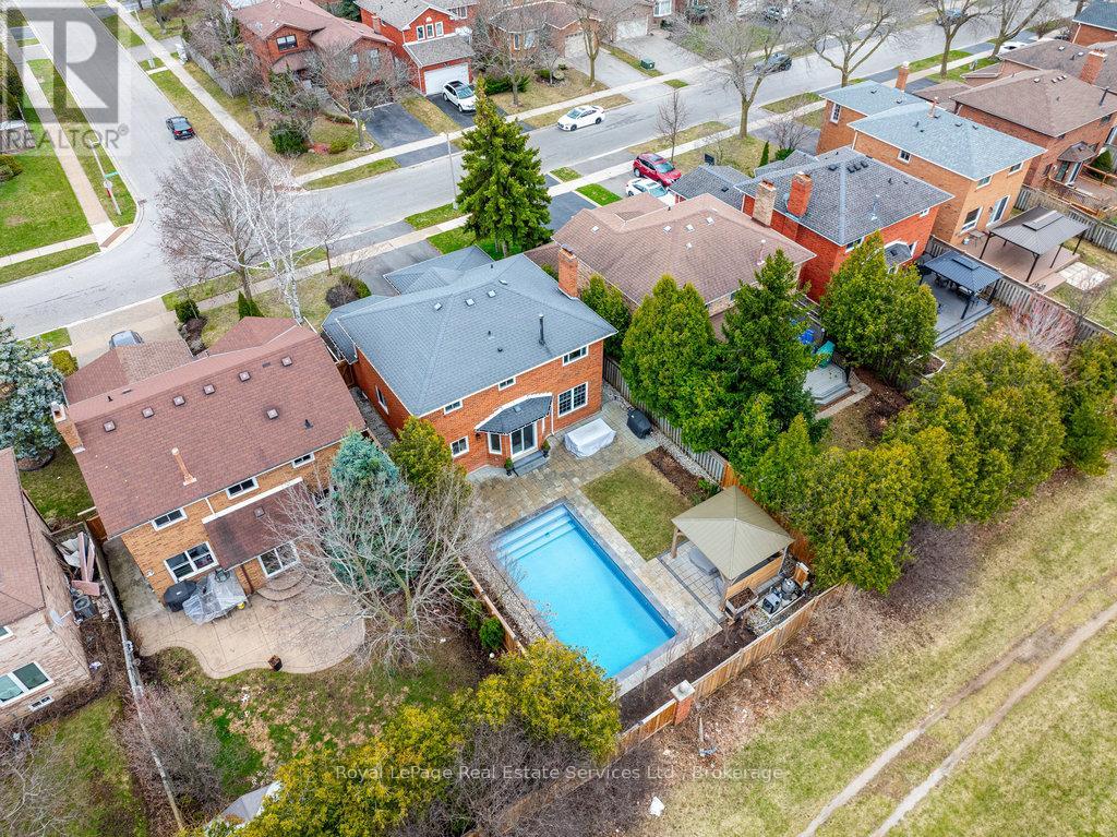 1531 STONEYBROOK TRAIL, Oakville (GA Glen Abbey), Ontario, L6M2R4 — Photo 2